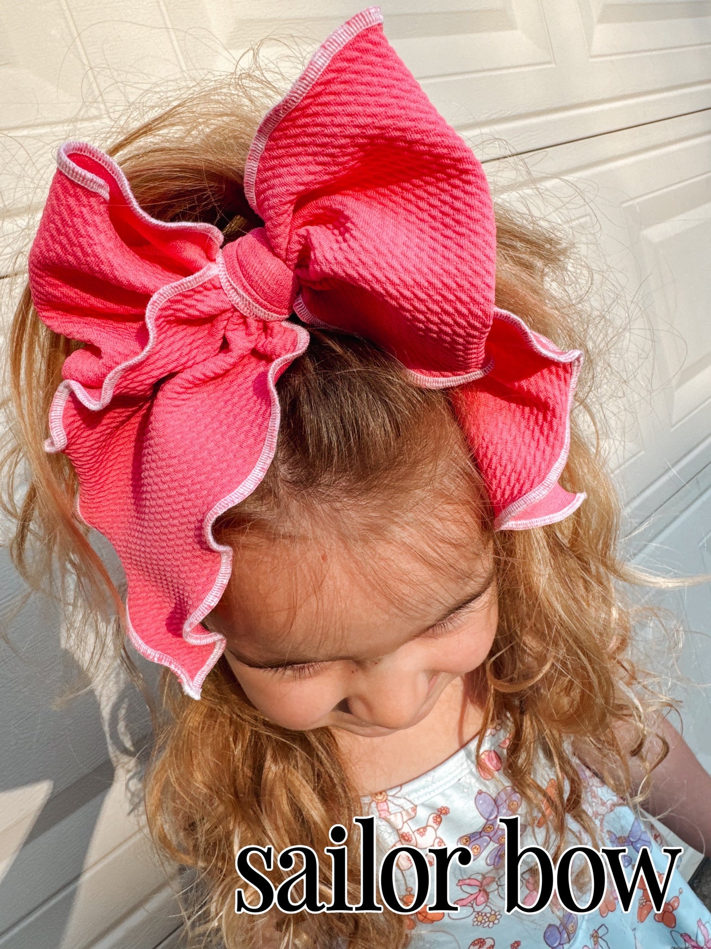 GROOVY CHARACTERS BOWS