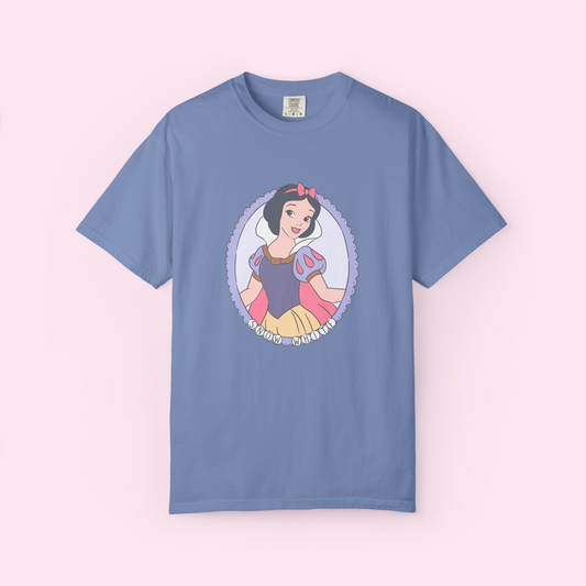 SNOW WHITE PORTRAIT COMFORT COLORS TEE