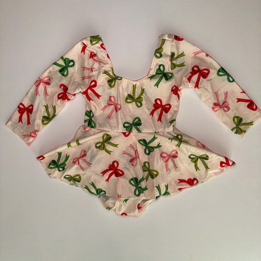 CHRISTMAS BOWS SKIRTED LEO